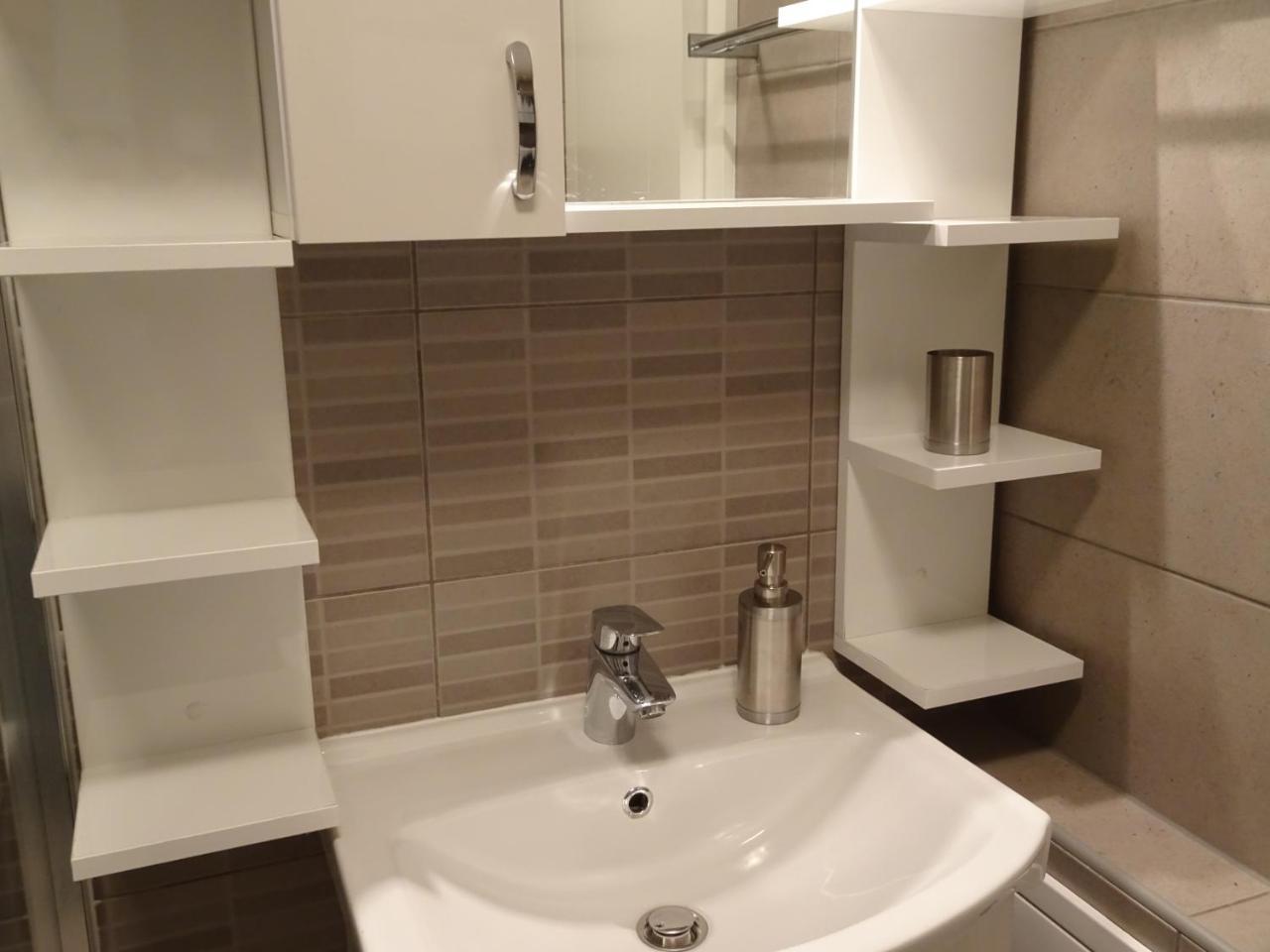 Quiet Apartment In City Center, Free Private Parking Sarajevo Exterior foto